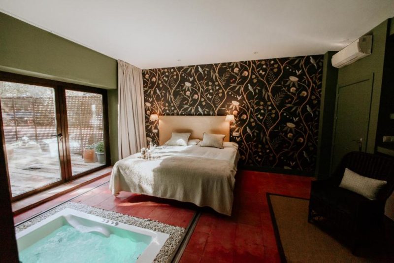 hoteles con encanto en castilla la mancha con bañera de hidromasaje en la habitación