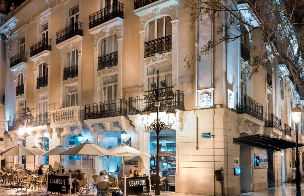 Fachada de época de SH Inglés Boutique Hotel, en el centro de Valencia.