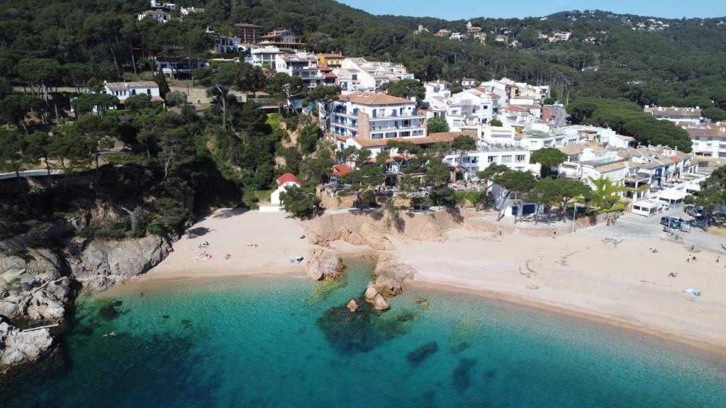 Hotel con encanto en la Costa Brava, entre pinares y calas de agua transparente