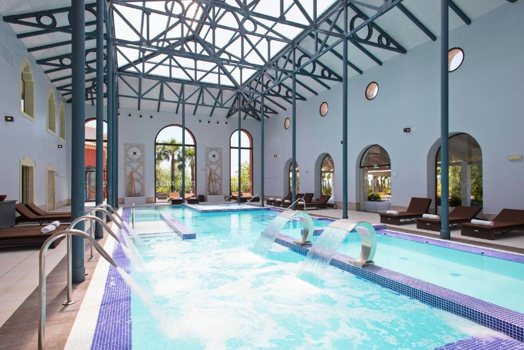 Zona de spa del Meliá Villaitana, para relajarse tras un día de piscina.