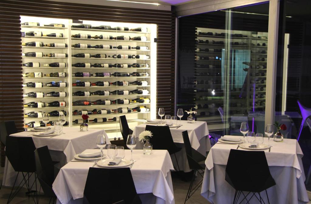 El comedor elegante, donde se sirven el desayuno, el almuerzo y la cena.