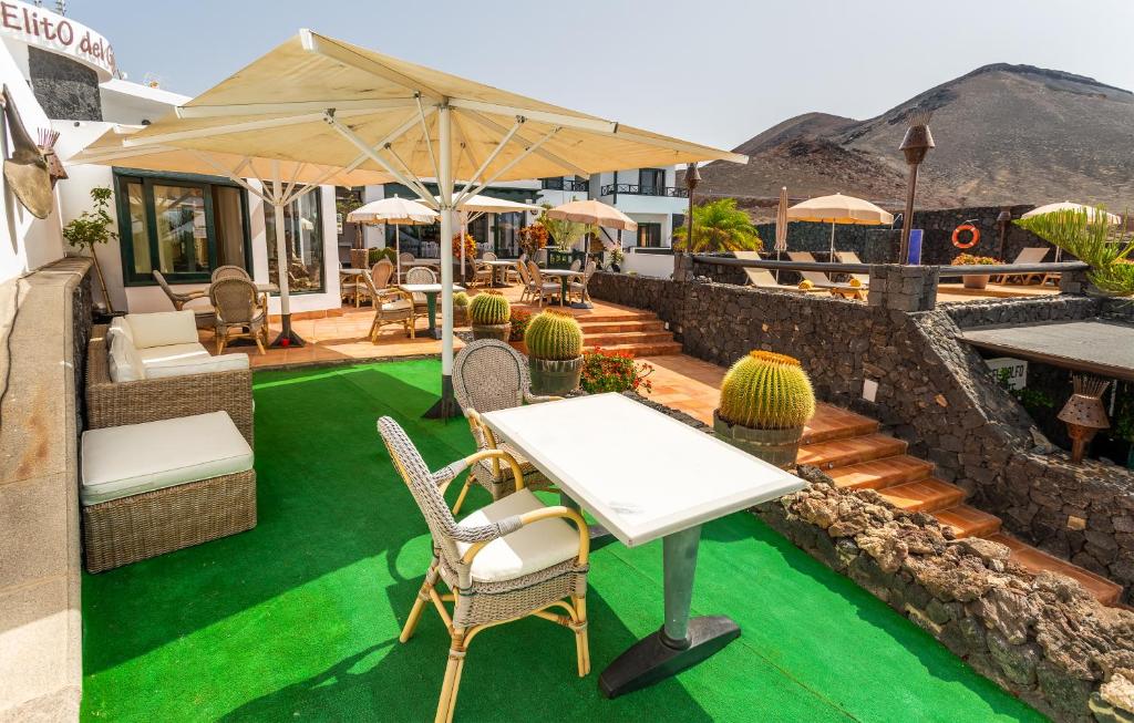 Una terraza para el relax, con el sonido del mar.